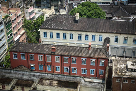 The Ablutions Block is sandwiched between the Barrack Block and Victoria Prison