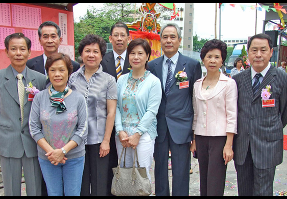 Neighbourhood friends in Nga Tsin Wai　