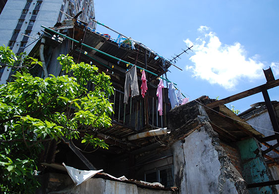 Nga Tsin Wai is now largely dilapidated (2)