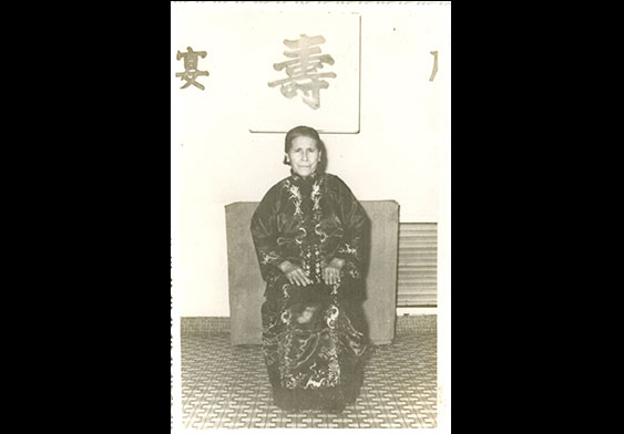 Madame Ng Lam Shi, Ng Fat Chuen's mother