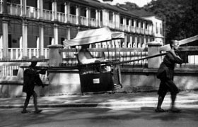 Sedan chair