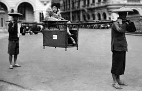 Sedan chair