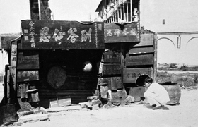 Worshipping altar on the streets