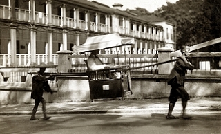 Sedan chair