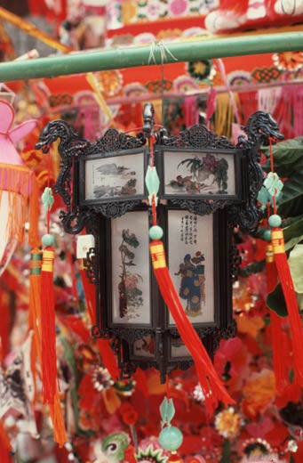 绘上风景的灯笼