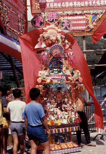 Adjusting the side of the Flower Cannon with a large Spirit Red