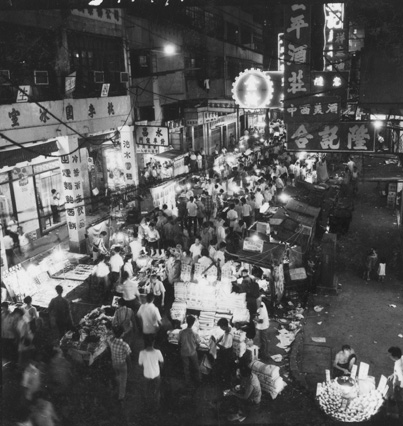 廟街夜市，近北海街交界，1969年。