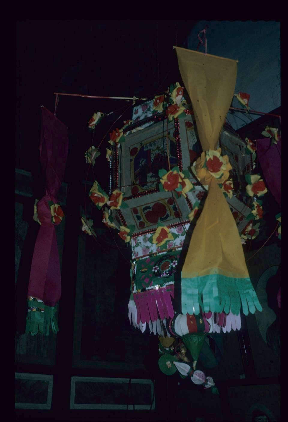 Ancestor hall lantern